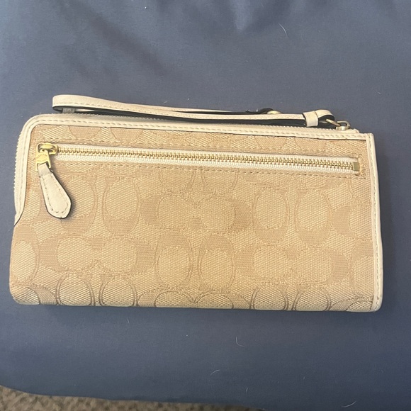 Coach Zippy Wristlet in Signature Fabric (53601) - Project Wristlet - Picture 3 of 14